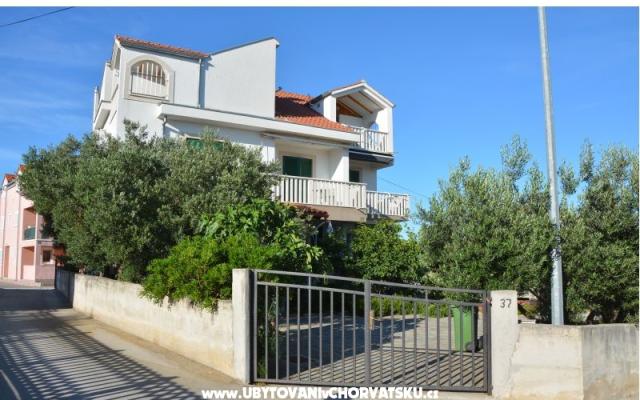 Apartments Biserka – Accommodation Pirovac Kroatië