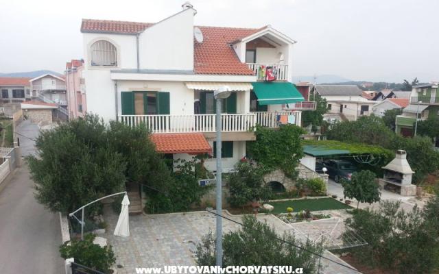 App. Biserka Lolić – Accommodation Pirovac Kroatië