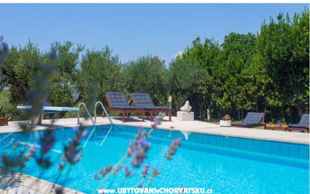 Above Blue Apartments – Accommodation Podstrana Kroatië
