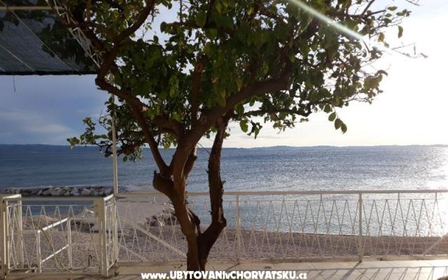 Beach house Ivan &amp; Maca – Accommodation Podstrana Kroatië