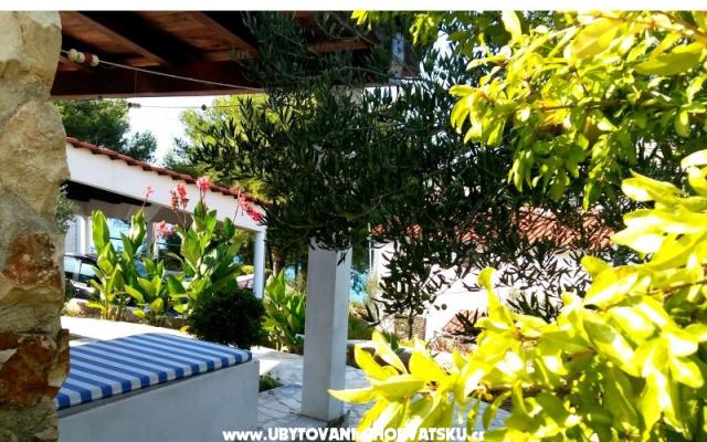 Apartments Gjardini *** – Accommodation Primosten Kroatië