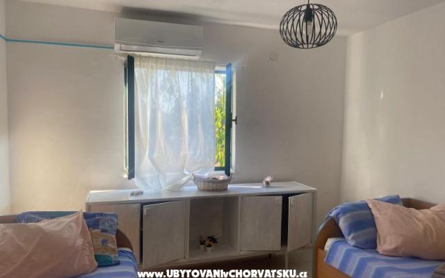 Olive grove – Accommodation Primosten Kroatië