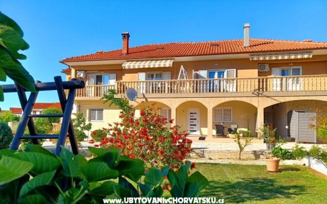 Apartments Lantana – Accommodation Privlaka Kroatië