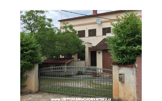House Carnitia – Accommodation Pula Kroatië