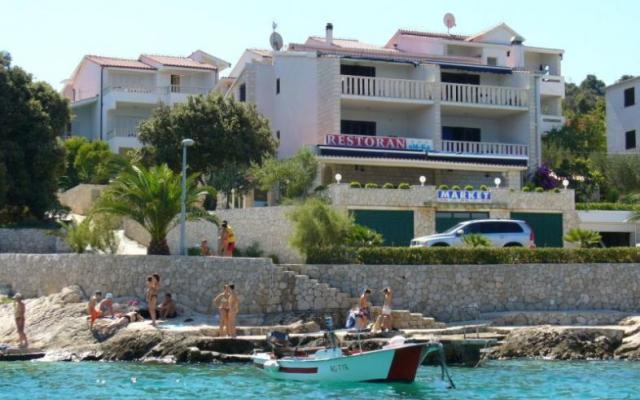 Aparthotel eM-Ka – Accommodation Rogoznica Kroatië