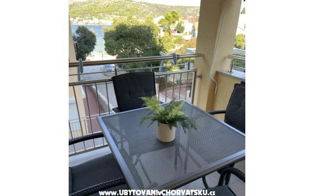 Apartment R – Accommodation Rogoznica Kroatië