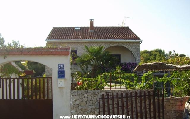Apartments Radmila – Accommodation Rogoznica Kroatië