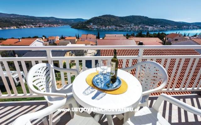 Apartments Zdravka – Accommodation Rogoznica Kroatië