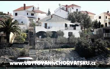 Apartments Nikola Bego – Accommodation Rogoznica Kroatië