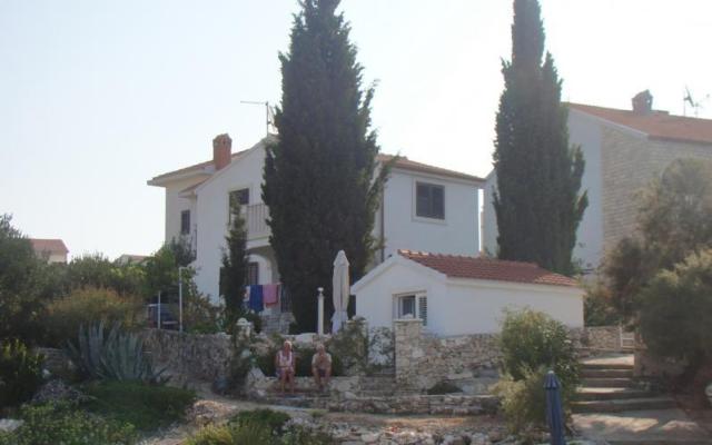 House Two Cypresses – Accommodation Rogoznica Kroatië
