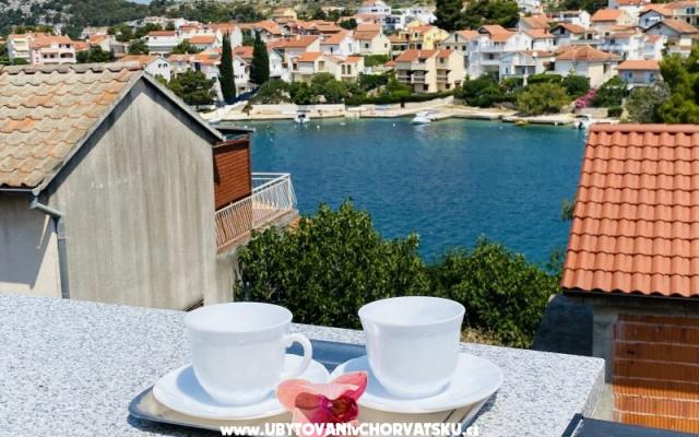 Beach view House – Accommodation Sibenik Kroatië