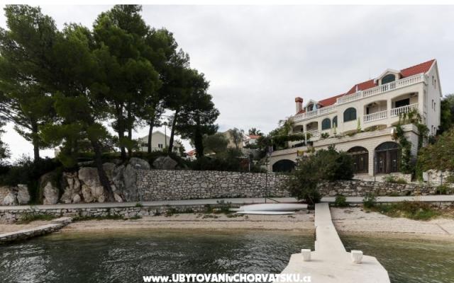 Vila Rajič – Accommodation Slano Kroatië