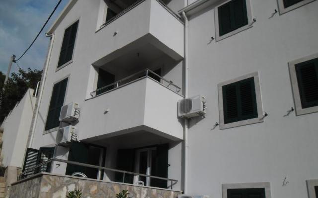 Apartments Dragun Stomorska – Accommodation Island of Solta Kroatië