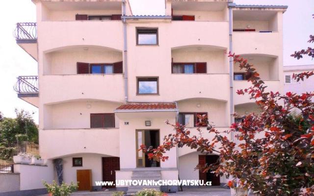 Tomo Božinović- Apartments – Accommodation Split Kroatië