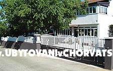 Apartments Roviš – Accommodation Tar Kroatië
