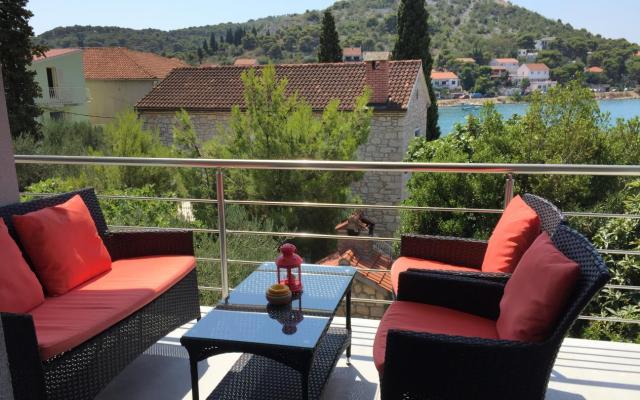 Villa Borys – Accommodation Tisno Kroatië