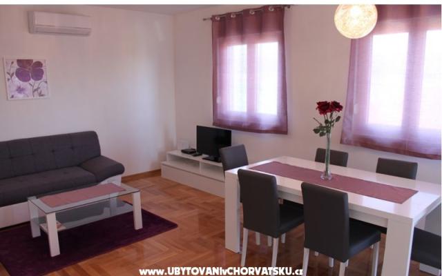 Apartment Anadina KOMFOR KRAJ PLAŽE – Accommodation Trogir Kroatië