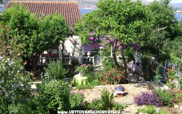 Apartments Bešker – Accommodation Trogir Kroatië