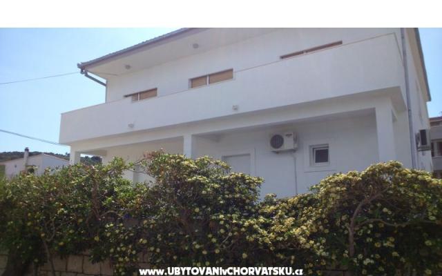 Apartments Lovre – Accommodation Trogir Kroatië