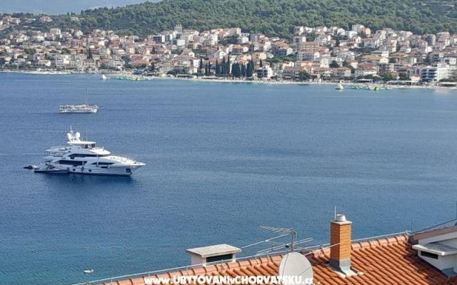 Apartments Kvesić – Accommodation Trogir Kroatië