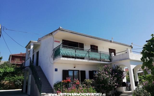 Apartments Santic – Accommodation Trogir Kroatië