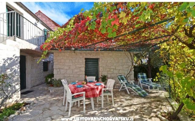 Apartmets Villa Maslina – Accommodation Trogir Kroatië