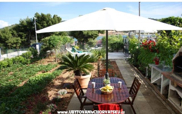Bepina – Accommodation Trogir Kroatië