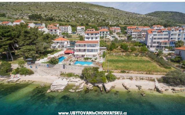 GEM OF THE SEA APARTMENTS ALENKA – Accommodation Trogir Kroatië