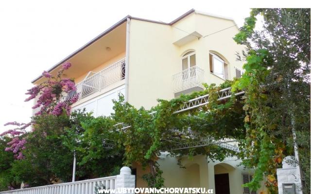  Villa Michael Apartments – Accommodation Trogir Kroatië