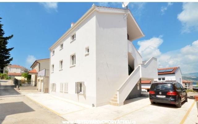 Punta – Accommodation Trogir Kroatië