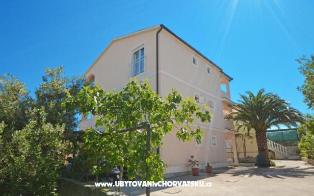 Rocco – Accommodation Trogir Kroatië