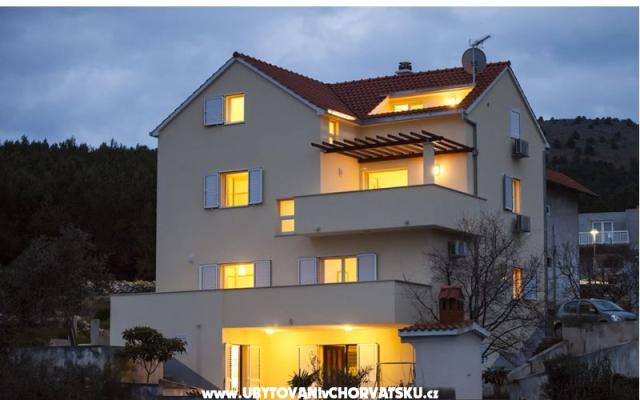 Villa Blanka – Accommodation Trogir Kroatië