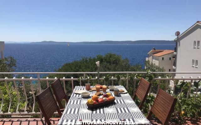 Vacation house Oliviano – Accommodation Trogir Kroatië