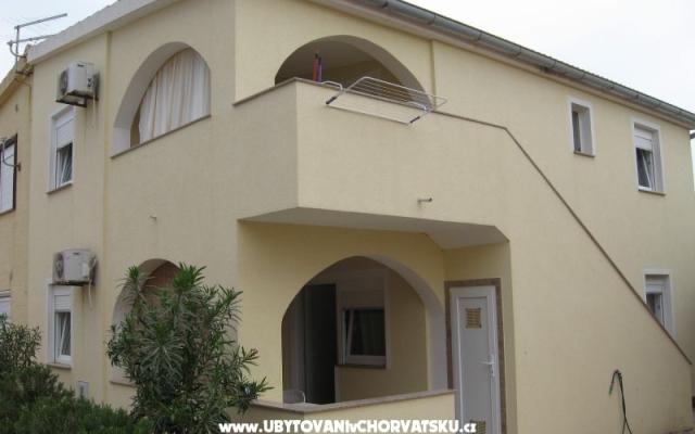 Apartments otok Vir – Accommodation Island of Vir Kroatië
