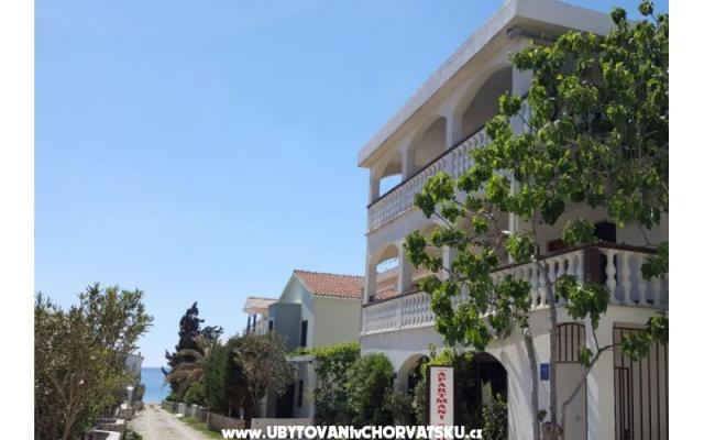 Apartments Studio – Accommodation Island of Vir Kroatië