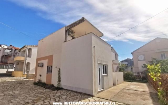 Apartments Ema i Roza – Accommodation Vodice Kroatië