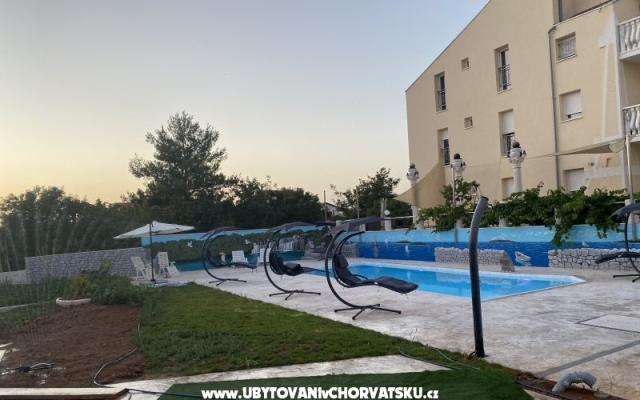 Apartments Ivan V      RELAX – Accommodation Vodice Kroatië
