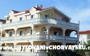 Villa Dolmar – Accommodation Vodice Kroatië
