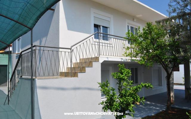 House s bazenom Gaspar – Accommodation Zadar Kroatië