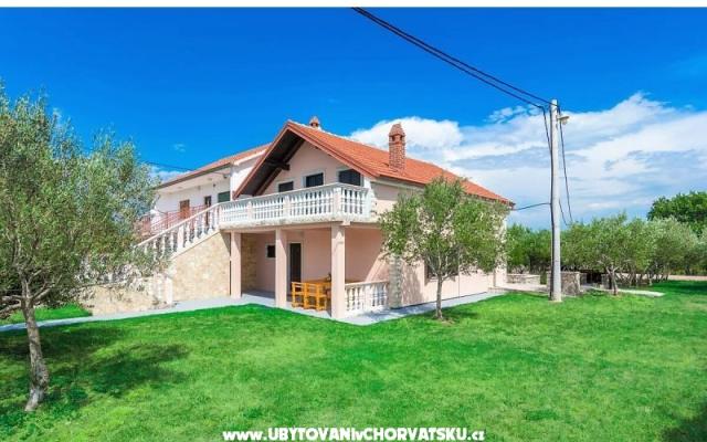 Vacation house Maslina – Accommodation Zadar Kroatië