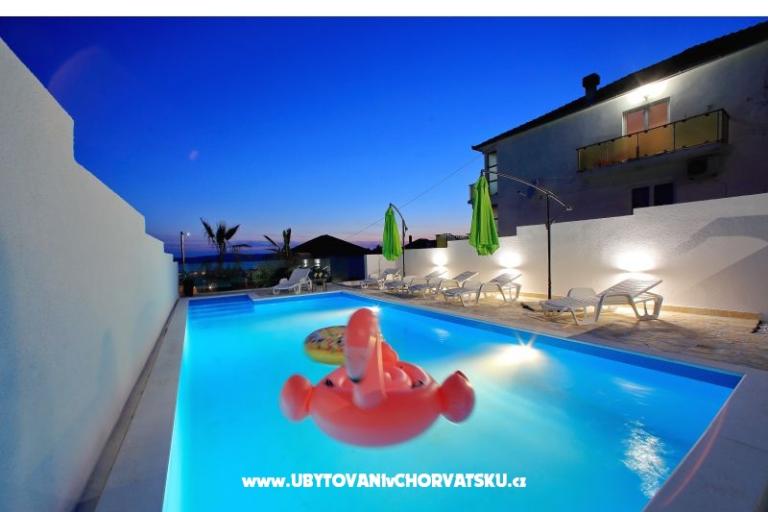Apartment and pool Nika – photo 14