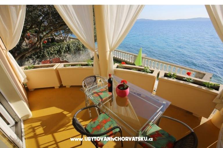 Apartments First row to the sea – photo 15