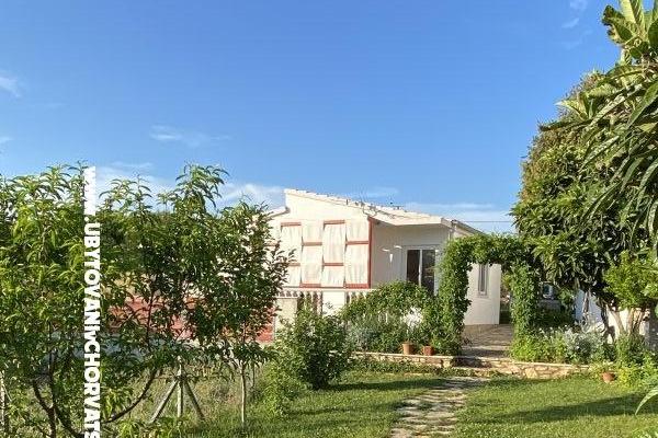 Emanuel Apartments – photo 11