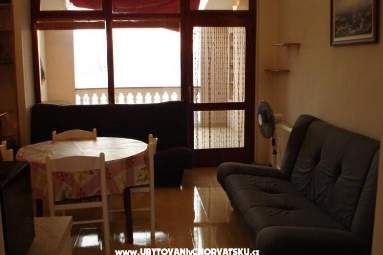 Apartments Kvarantan i Karabatić  – photo 3
