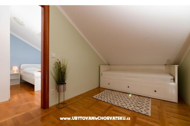 Seaview apartment Andrea 200 m from – photo 9