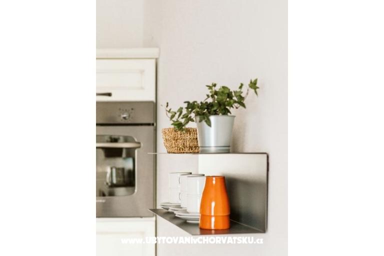 Sutivan Best Apartments – photo 12