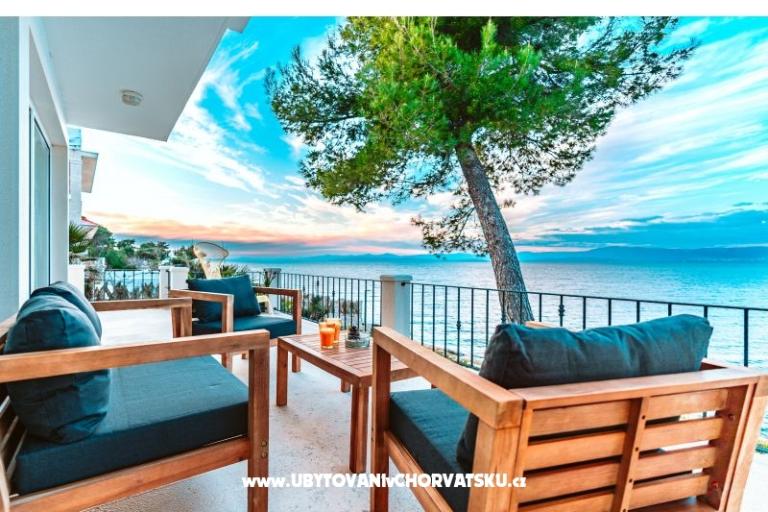 Sutivan Best Apartments – photo 13