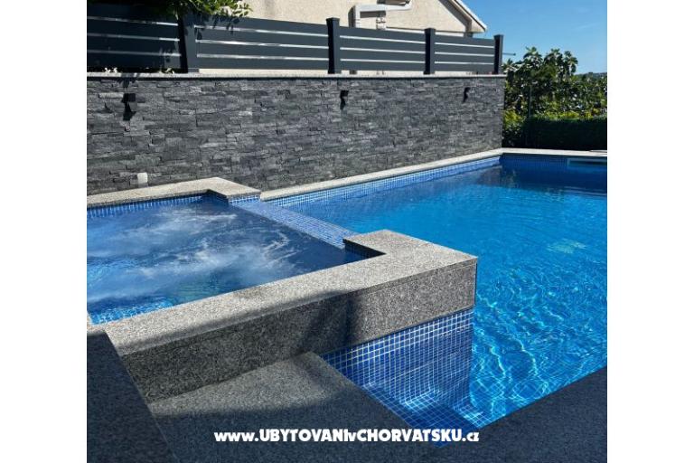 Delux apartment, heated pool – photo 12