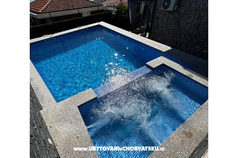 Delux apartment, heated pool – photo 13