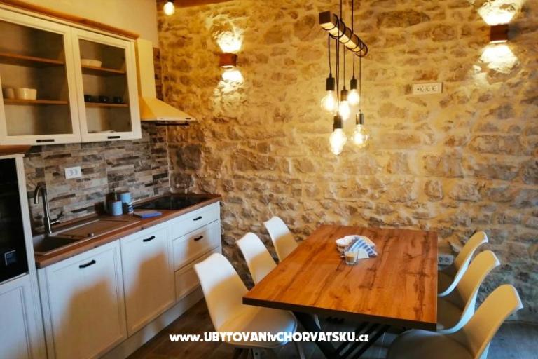 Dalmatinska kamena kuća – photo 24